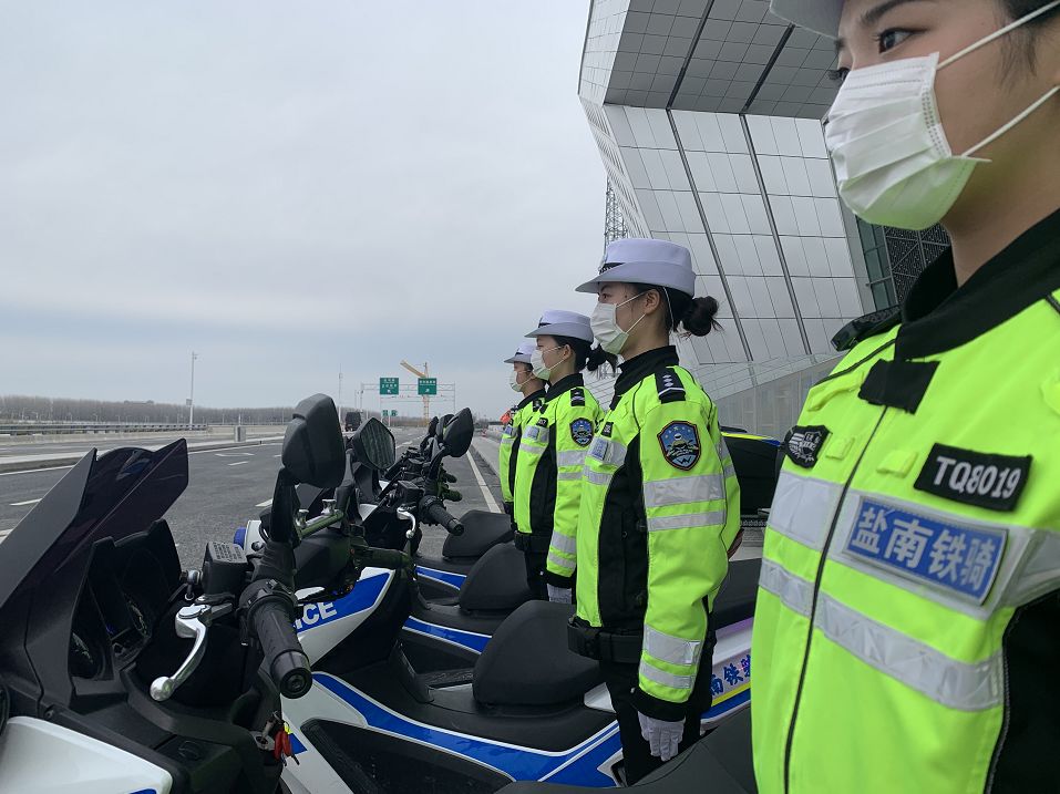 盐城交警六大队决定向社会公开招聘铁骑队员