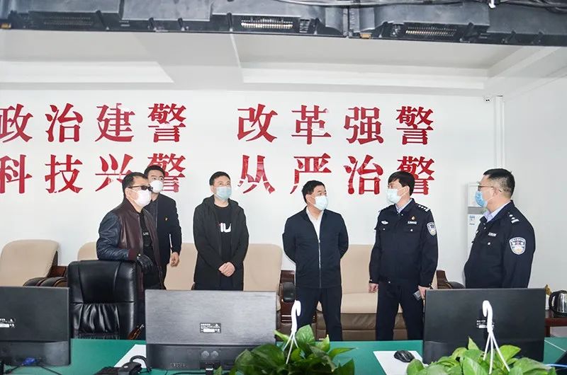 阻疫风采阿右旗政法委书记彭胜利一行深入看守所督导检查疫情防控工作