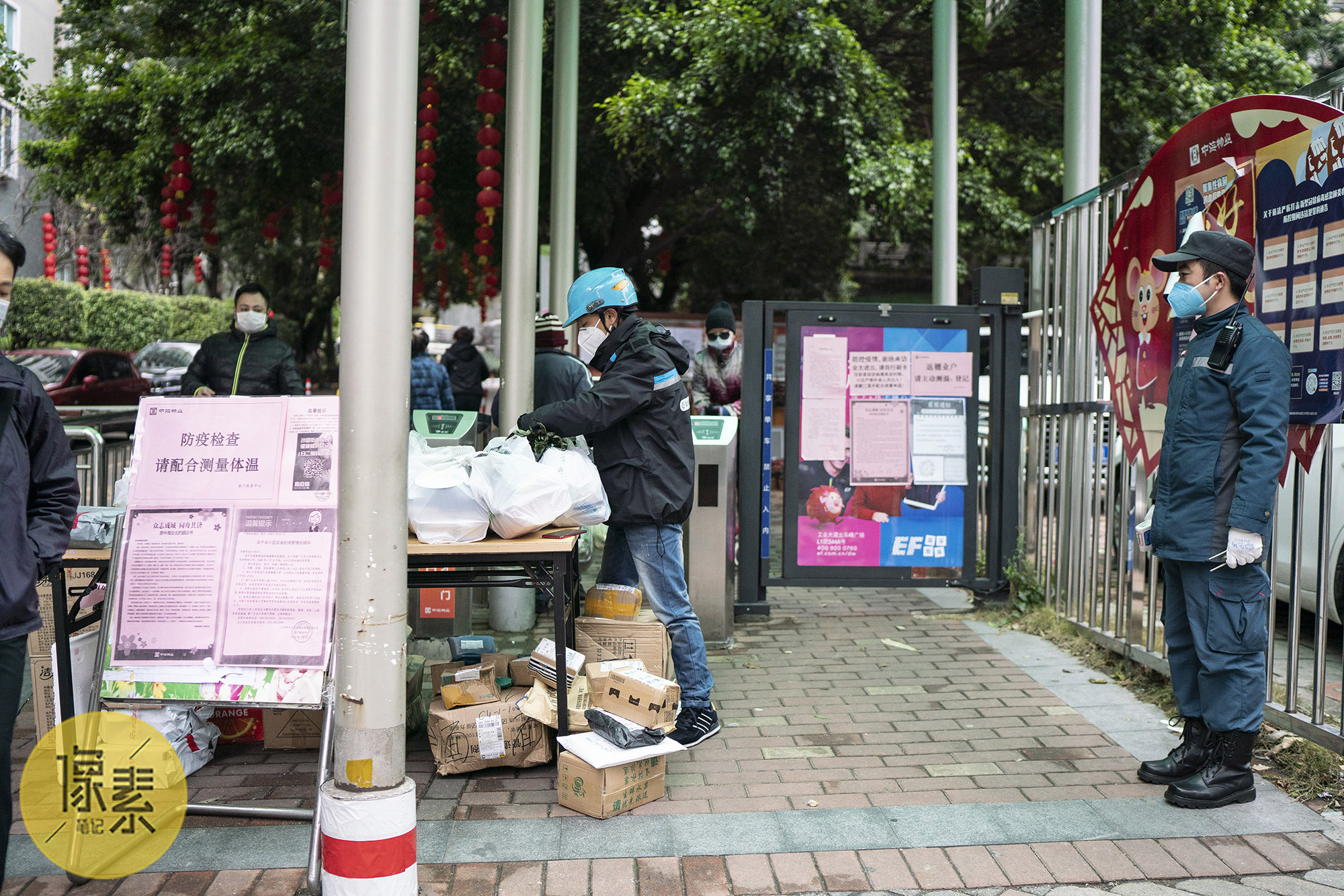 我40歲在空城廣州送外賣每天回家全身噴消毒液