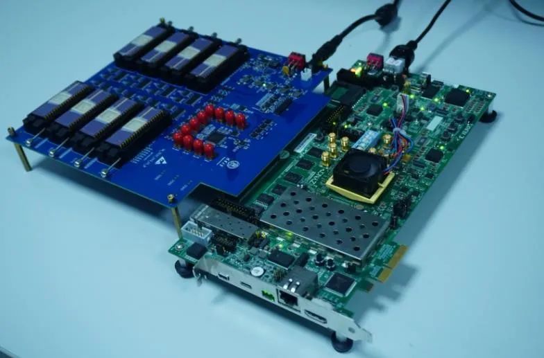 清华团队研制出全球首款多阵列忆阻器存算一体系统