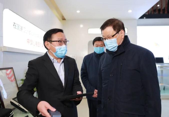 应勇调研这三家停不得企业全力支持医用物资生产企业扩产增量