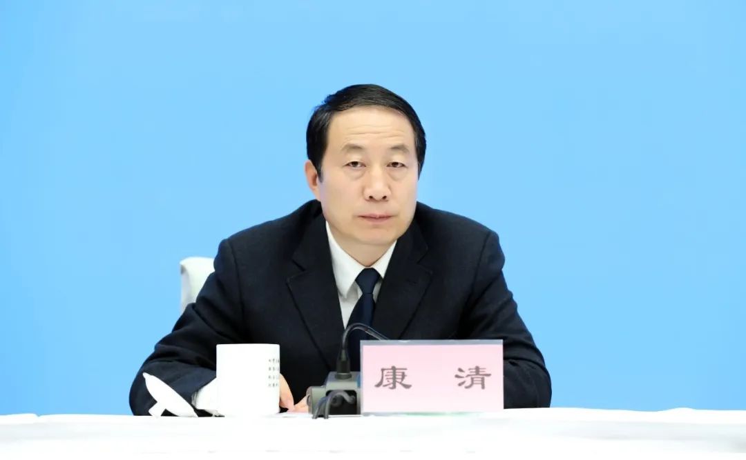 余建:唱好人民公安为人民的时代赞歌 开辟甘肃公安"大宣传"工作新篇章