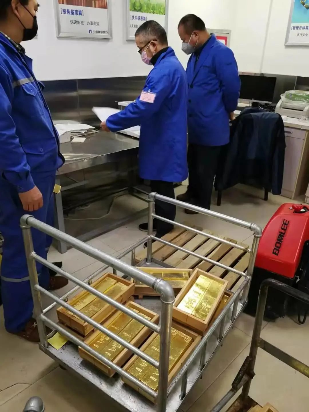 (上海黄金交易所交割仓库严格执行出入库应急预案)(上海黄金交易所