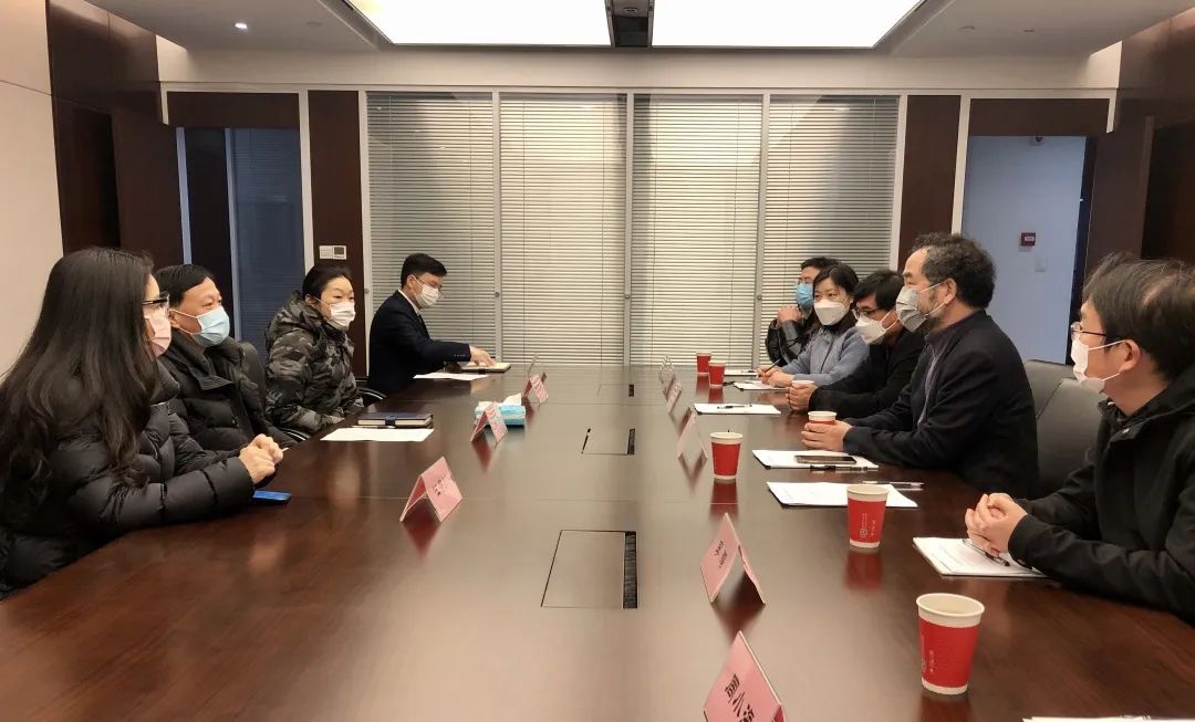 叶鉴铭向杭州民革党员,涌嘉保险经纪董事长姚晓,副总经理汪秀川表示