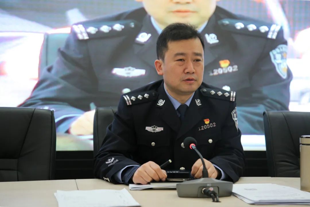 "工作推进会,会议由武都区公安局党委副书记,政委李金生同志组织召开