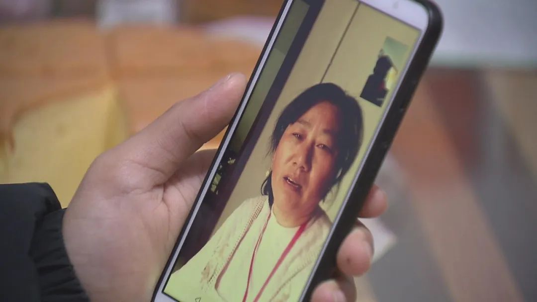 父母回湖北老家探亲独自留在金山的孩子怎么样了