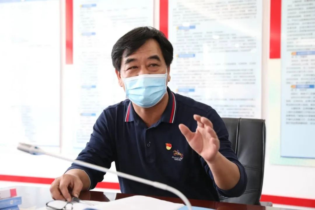 湖里区政府党组成员副区长洪耀同后方指挥员一线战斗员