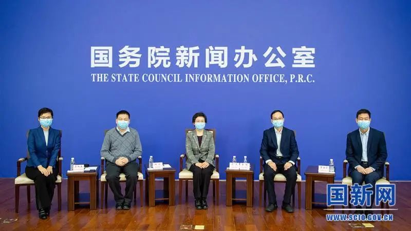 杜斌教授在国务院疫情防控首场英文发布会上分享中国抗疫经验