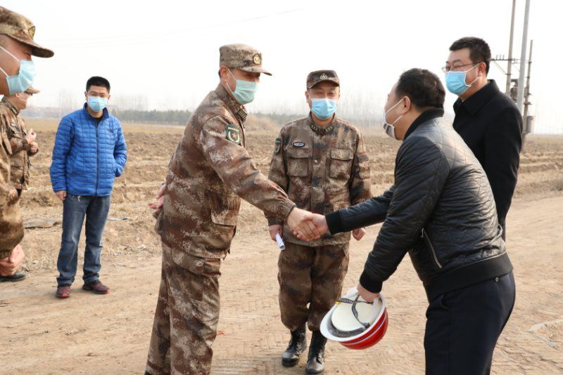 廊坊市军分区司令员白文建到固安县调研民兵训练基地建设和疫情防控