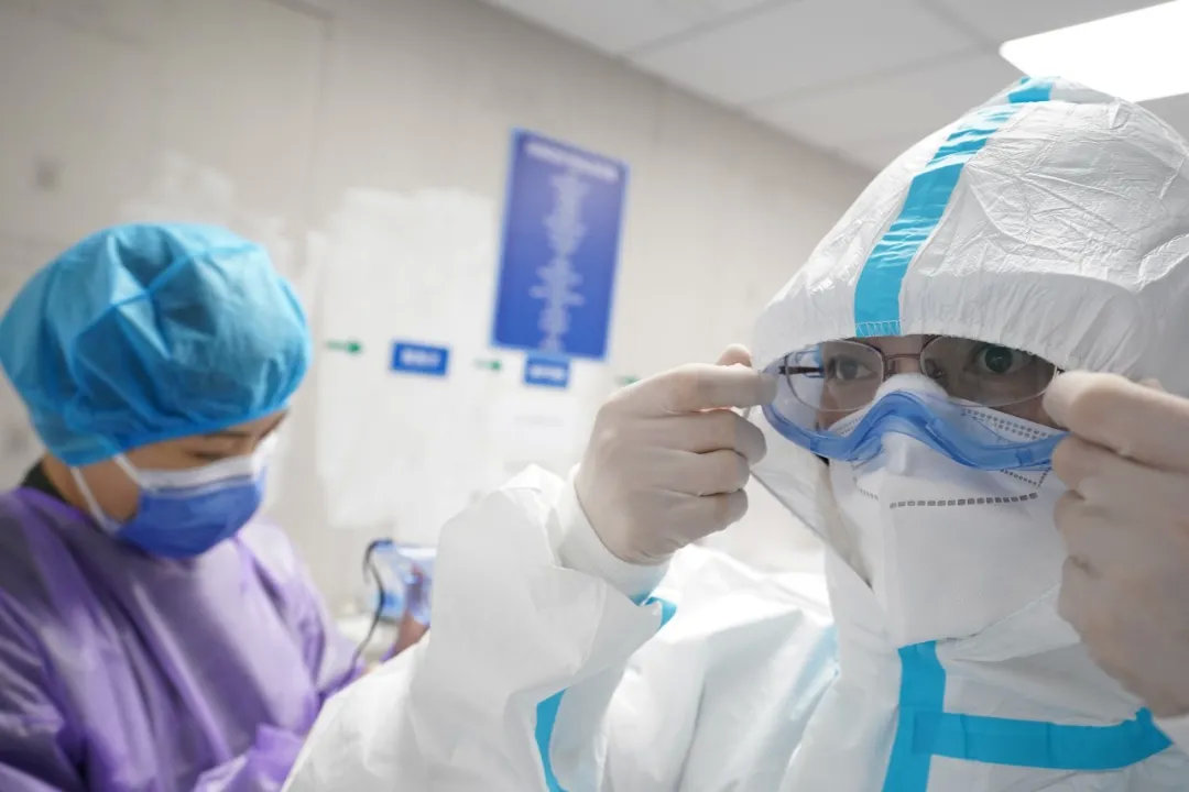 疫线英雄谱赵晓林白衣天使的守护者