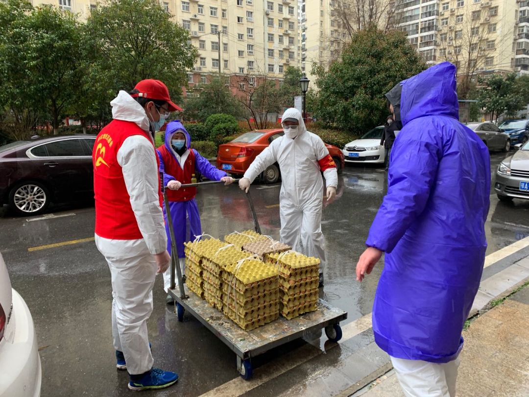 抗疫在基层战疫日记我们欠社区工作者一个热搜