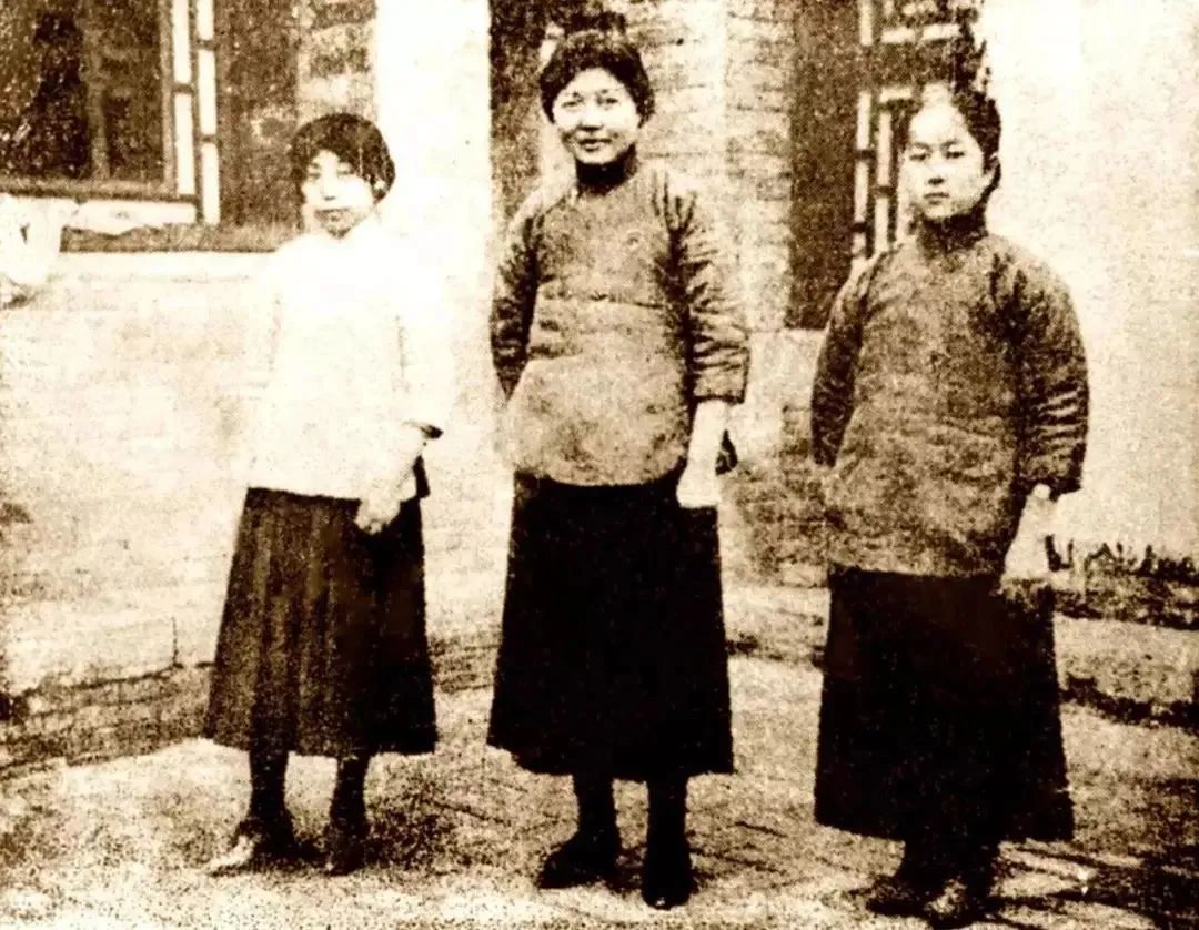 北大最早的女生(王兰等)(1920年)