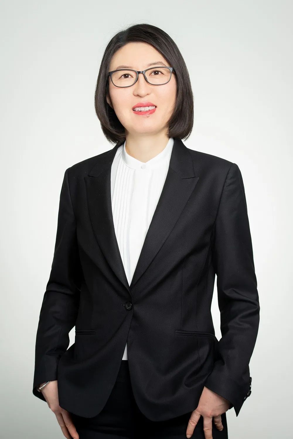 最美基金女神来了!颜值和才华齐飞,我只想把钱"交给"她们!