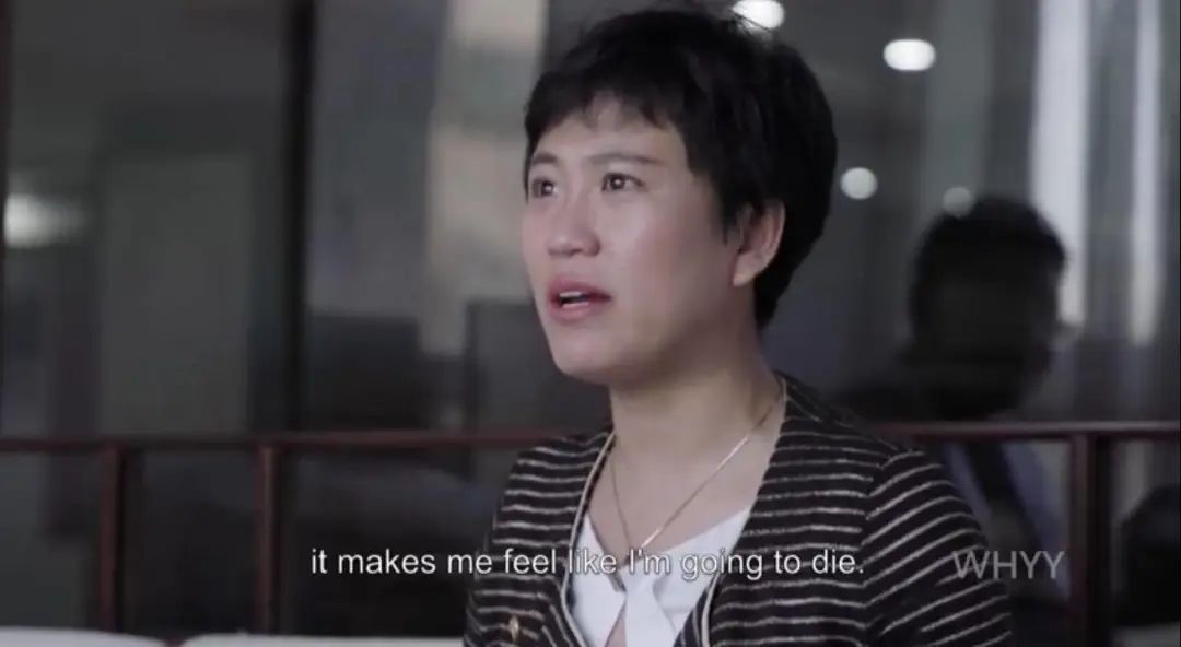 邱华梅这样形容自己的感受:"就像在大海里溺水了的感