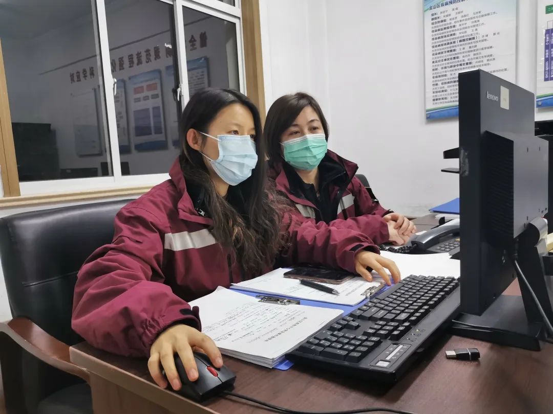 公卫中心驻点人员进行工作交接 周亚南 孙重秀姚红岑,李淑华,王晶晶在