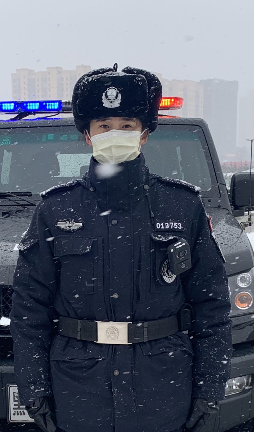 最美逆行者逆疫前行的三朵金花记特警一大队郑杰李美智陈广月