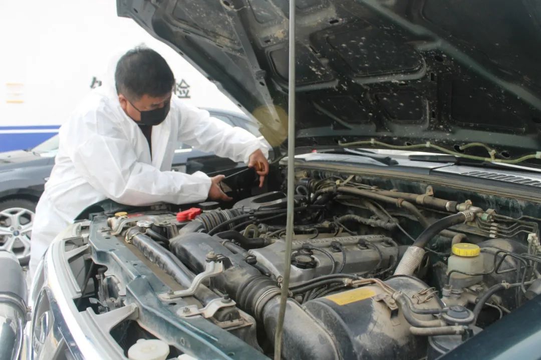 县公安局交警大队车辆管理所深入机动车检测机构进行安全防疫检查工作