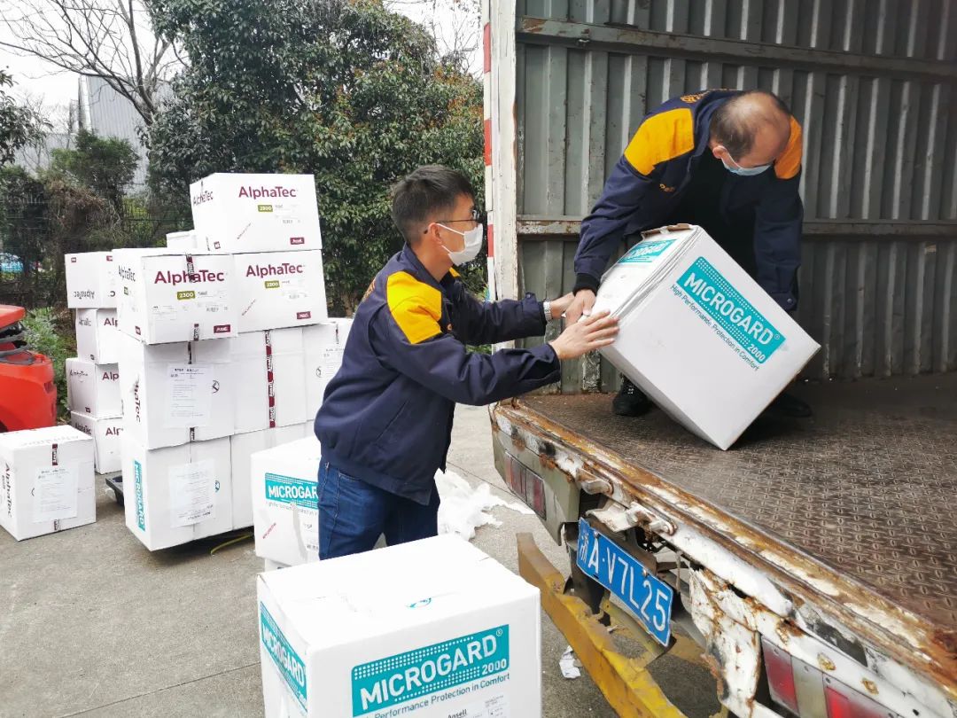 战疫日报邮政快递企业运输防控物资累计992万吨包裹181亿件