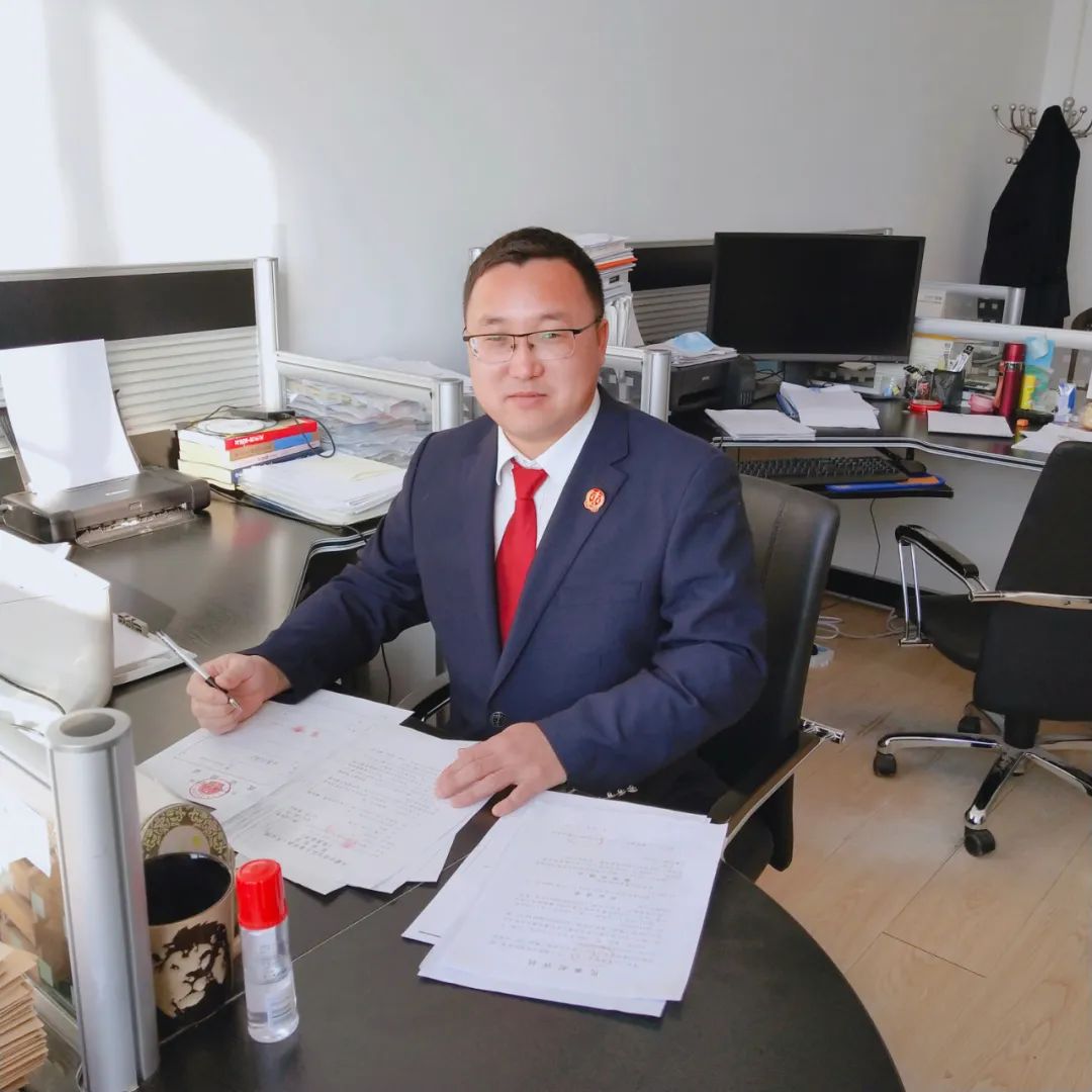 扎鲁特旗人民法院乌力吉木仁法庭荣获全国先进集体称号!