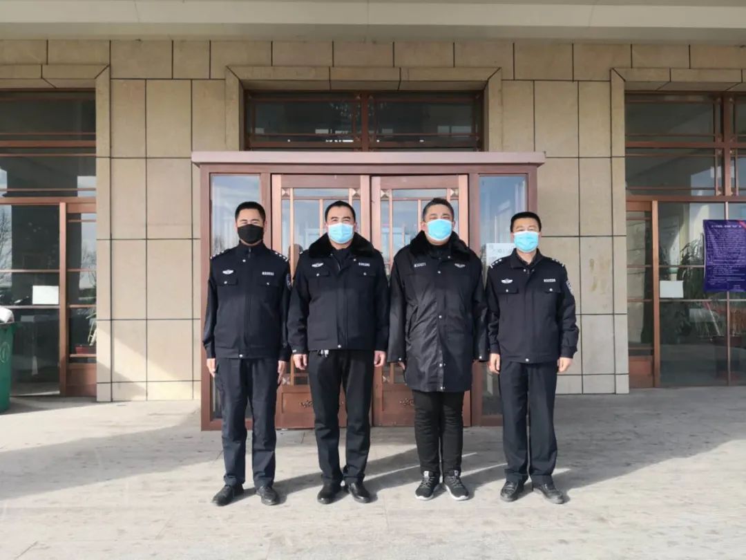 还在坚守的他们说点在人在