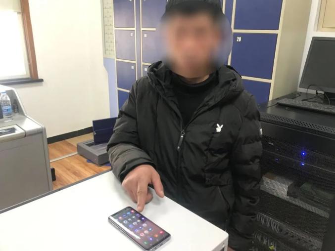 酒后狂拨66次报警电话 任性 男子被天津警方拘留10日