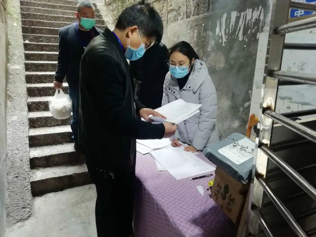 张谊院长看望慰问抗疫一线女干警_澎湃号·政务_澎湃新闻-The Paper