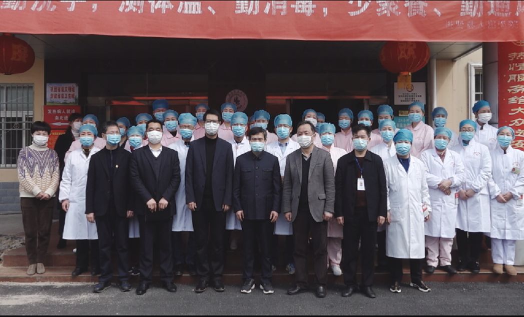 钟益民看望慰问抗疫一线医务人员