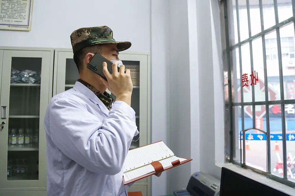 他们理当收获鲜花记一名普通基层卫生队军医的战疫故事