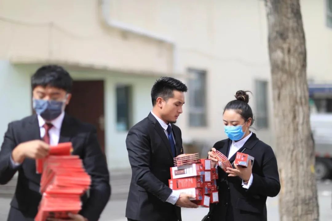 【雷锋月】向疫情中逆行的雷锋精神致敬