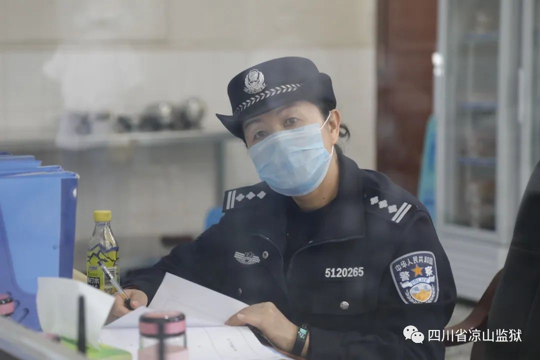高清大图带你去看封闭执勤后的监狱警察