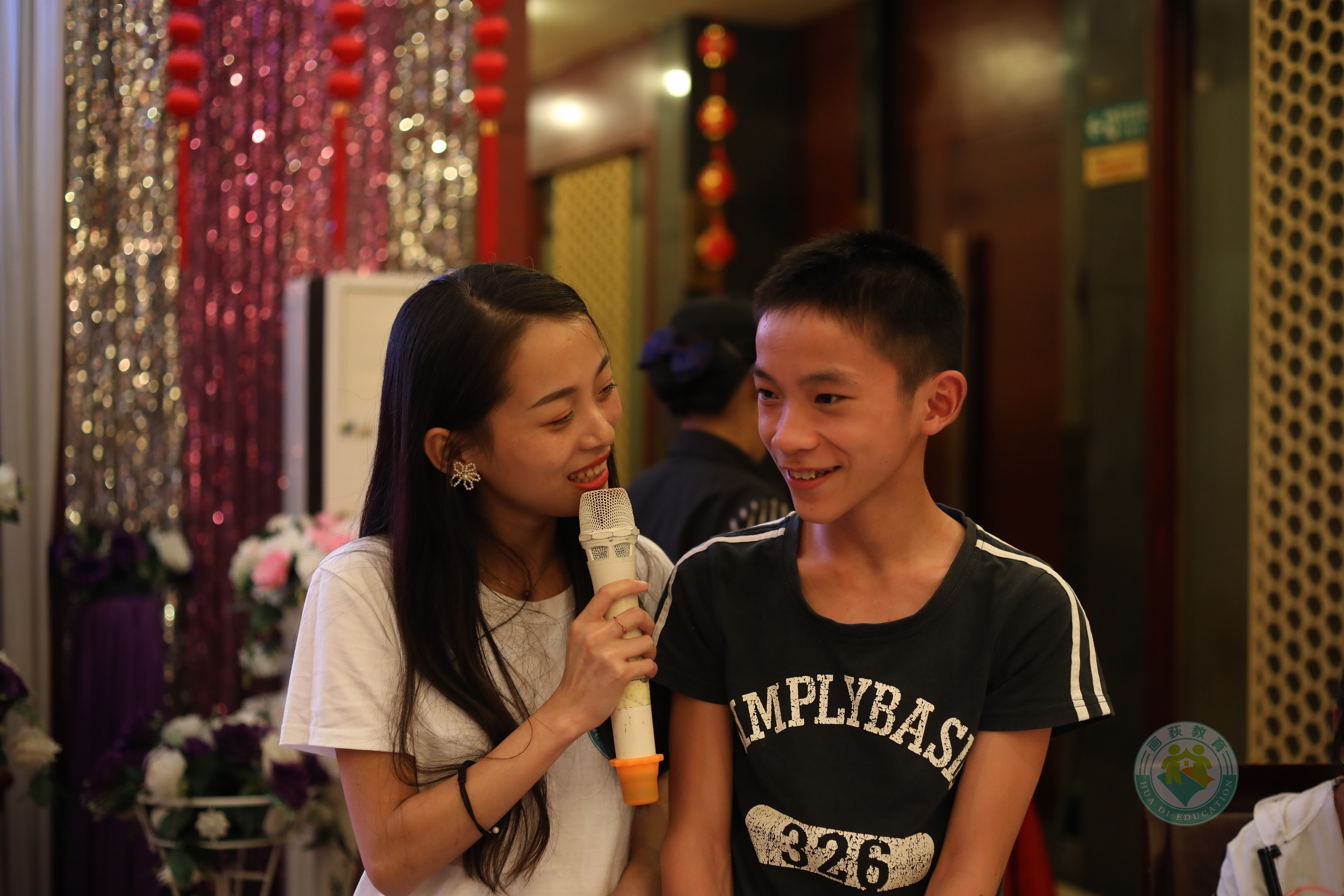 画荻教育:与南昌sos儿童村80名孤儿和12位职业母亲