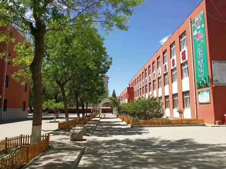 文图:昌黎县第五中学原标题:《【昌黎好网民·疫情防控阻击者】汤延军