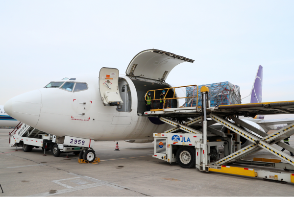 长春至韩国首尔跨境货运包机顺利首航