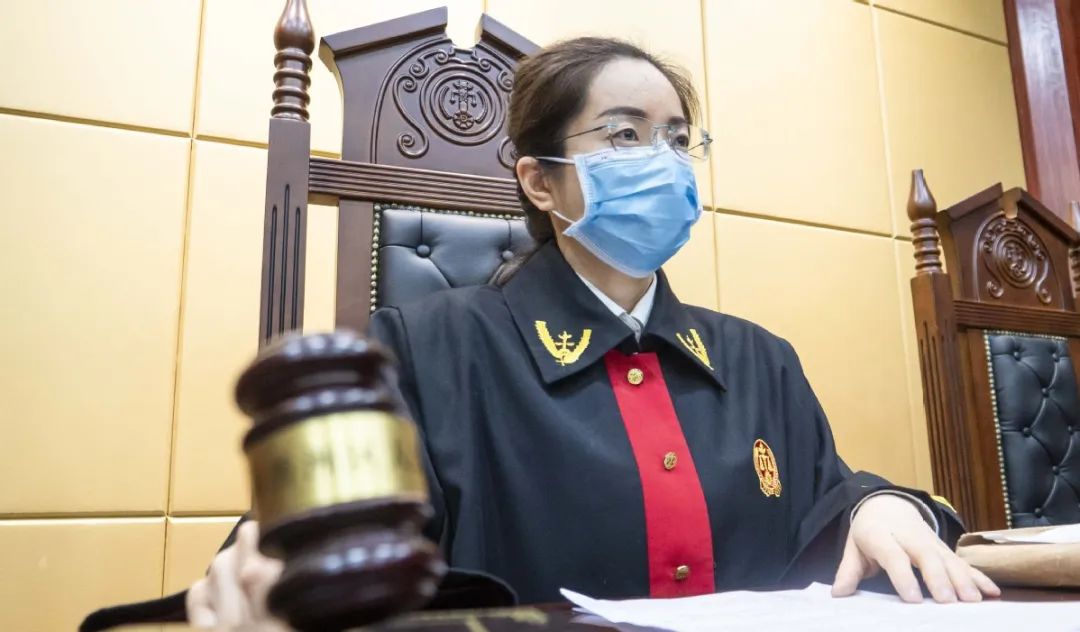云端上的审判珠海女法官彰显法律公义