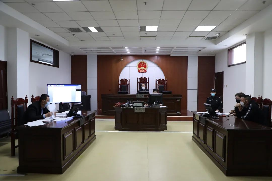 日照开发区法院院长开庭审理一起确认合同无效纠纷案件