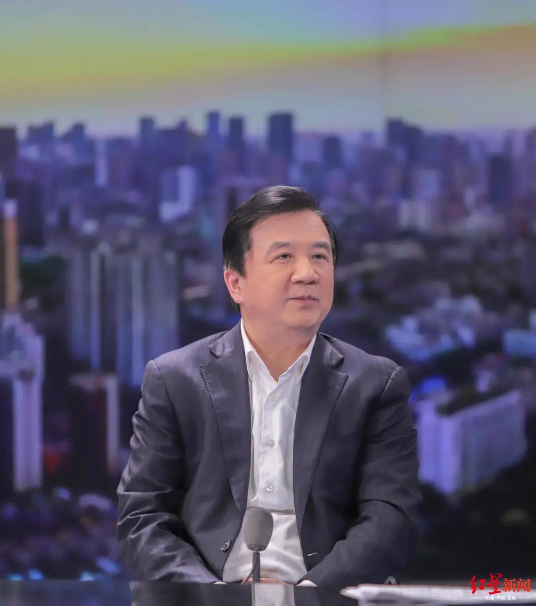 杨羽举例,成都用以东进为重点推动成渝地区双城经济圈建设.