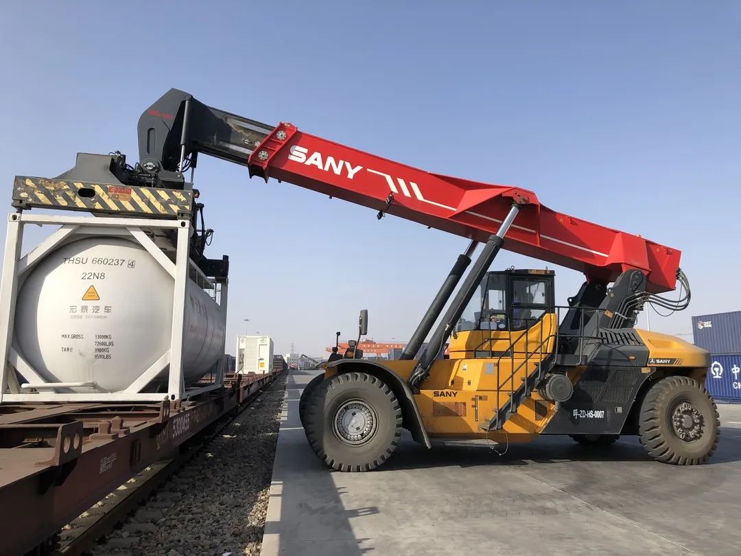 集装箱和平车回送情况并与上级调度部门对接及市场需求情况详细掌握