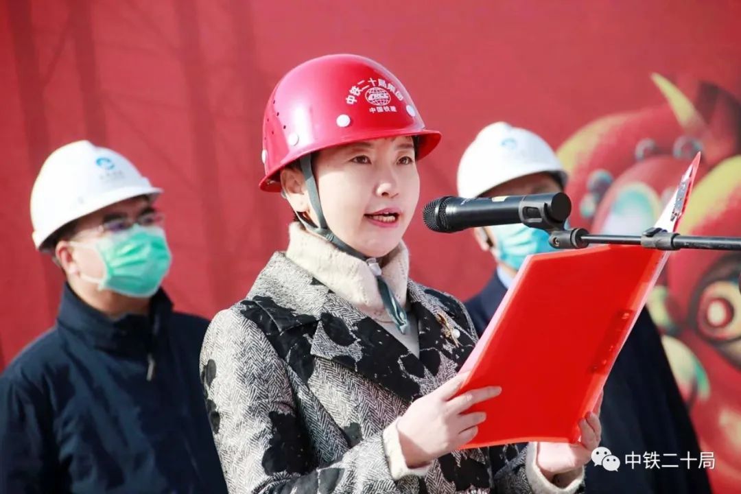 市政公司党委书记,董事长万雪琳先后深入兰州新区多式