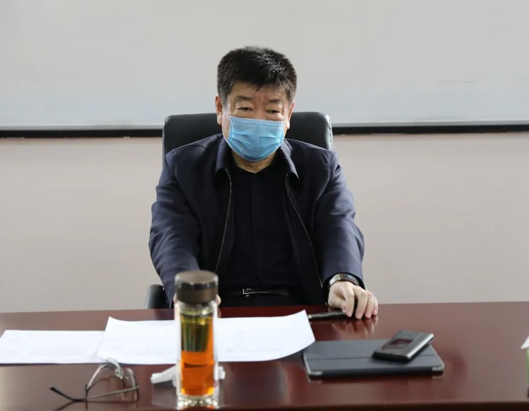 各项目责任单位汇报后,姚占军对项目推进中遇到问题进行逐一分析,并