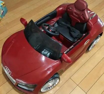 这半个月他只好住在赵奶奶的家里,但是赵奶奶家里没有自己喜欢的玩具