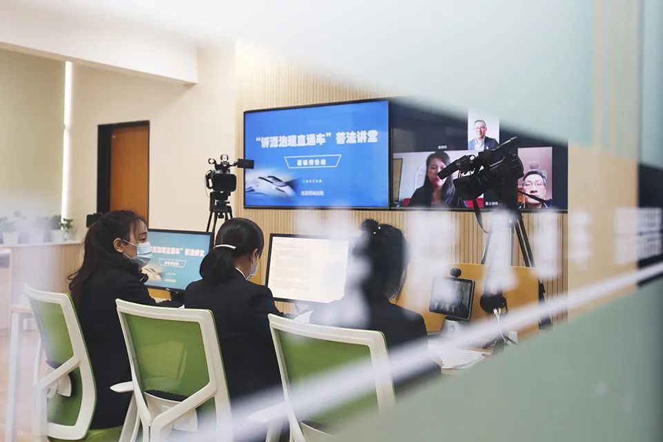 不少企业的代理律师就疫情期间如何开展立案,庭审等诉讼活动向法院