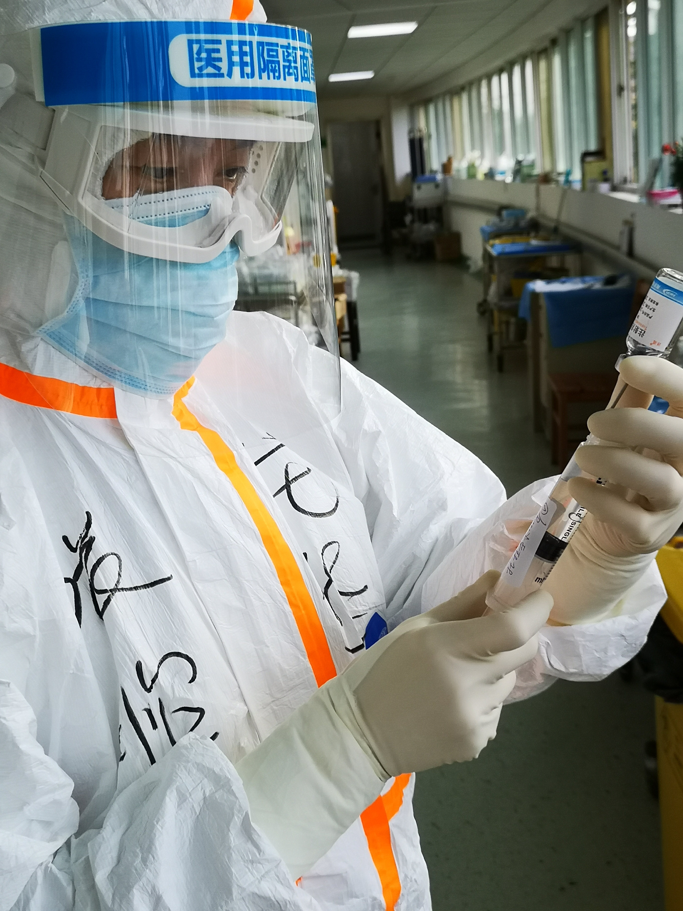 抗疫前线丨在武汉的第60天她给父母写了一封信