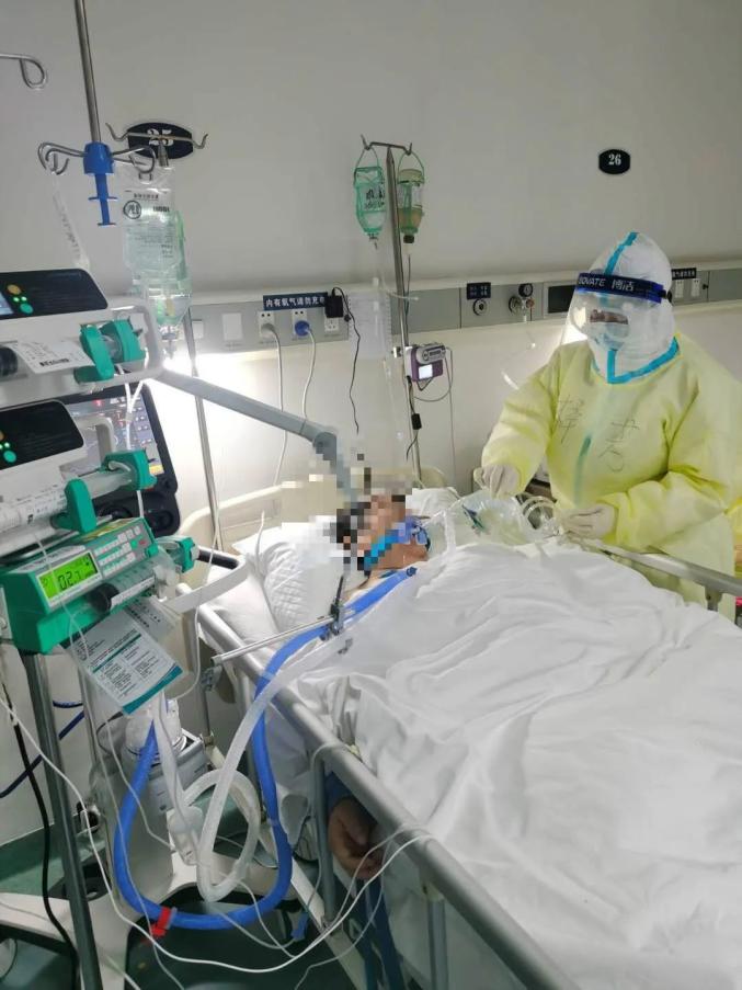父亲生日那天她在武汉守护重症患者