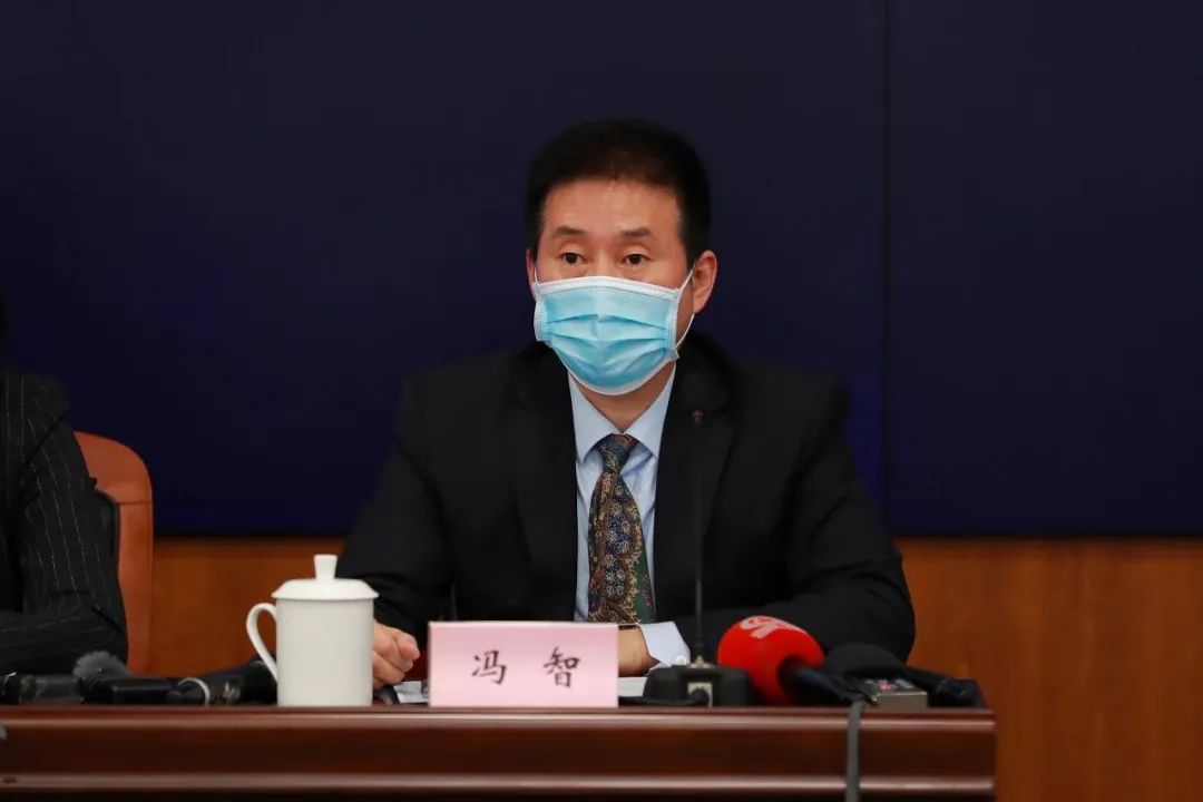 省医保局副局长冯智介绍,医保部门在防止境外疫情输入工作中的主要