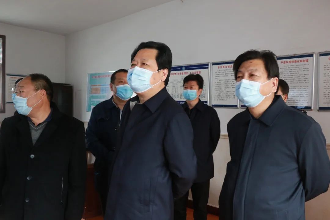 3月26日下午,市人大常委会副主任李增良,监司委主任许明义等五人来峰