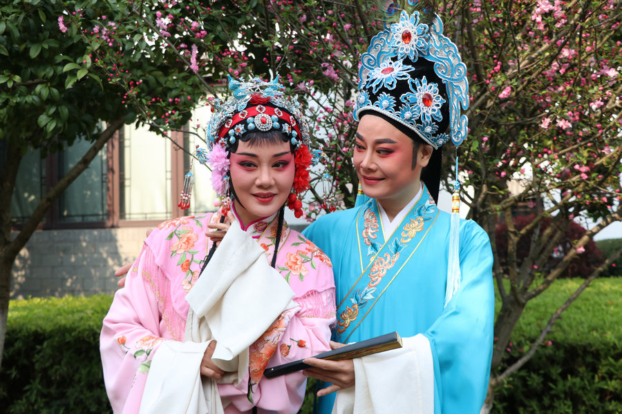 嵊州举办中国民间越剧节把演唱会从线下搬到云端