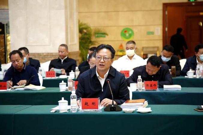 赵刚,卫岗,胡小成,龚云尊,马云峰,李朝伟等我州领导出席签约仪式;云南