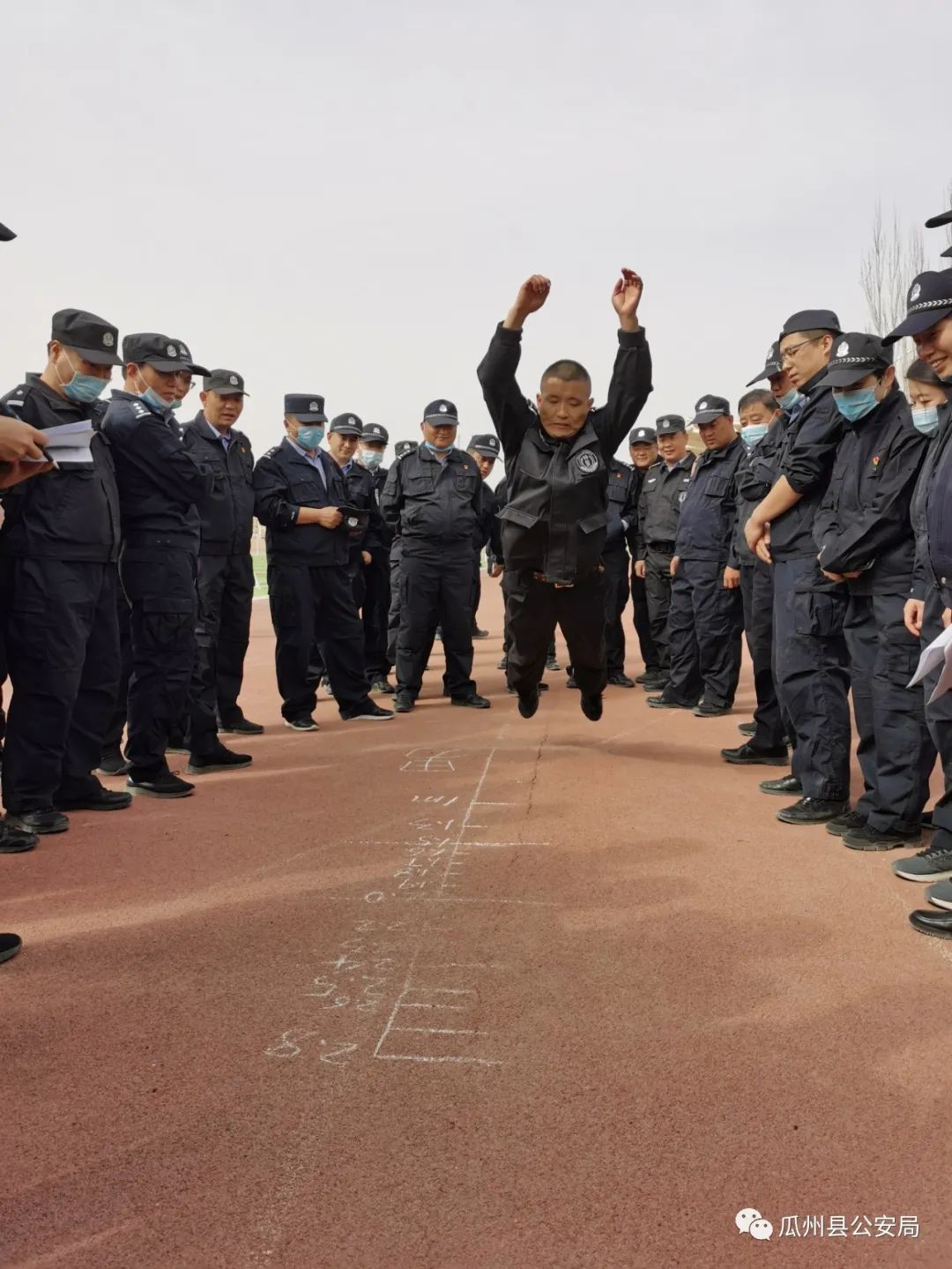 快看一大波警察蜀黍強勢來襲