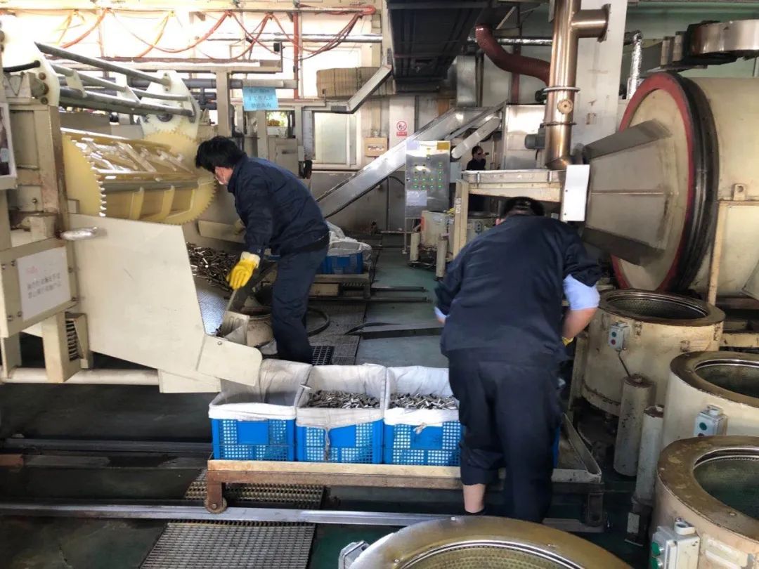 如何让超级水果工厂安全复工来看浦东这个镇保障复工复产的三把锁