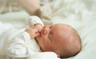 3名新生儿感染新冠肺炎，最新研究，新冠病毒可能发生母婴传播